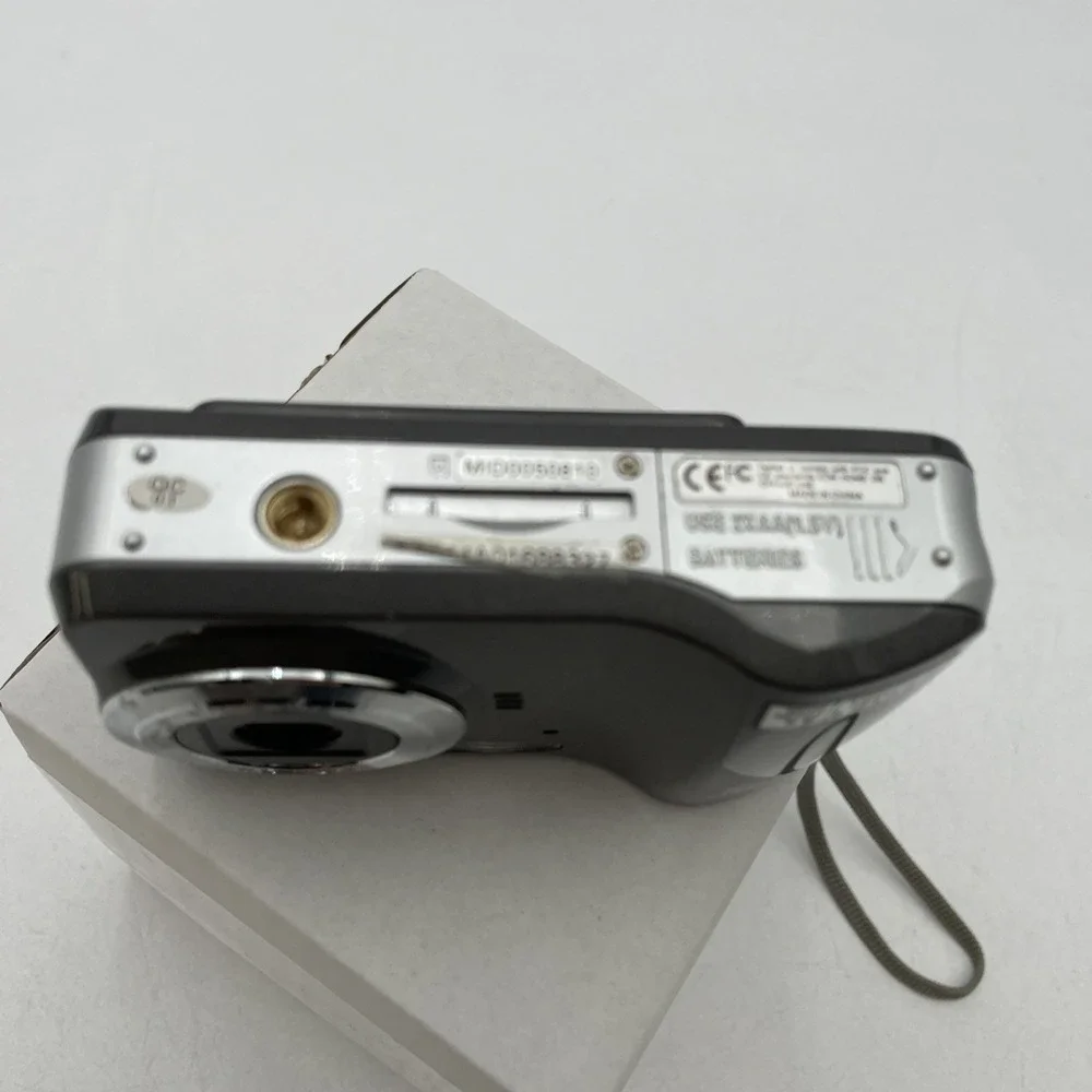 Vivitar Vivicam T027 Digital Camera 12.1MP X4 Digital Zoom Gray - Tested Working